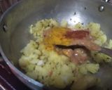 A picture of step 1 of Potato tomato cury.