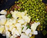 A picture of step 4 of Pav Bhaji Pulao (Tawa Pulao).