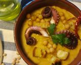 Foto del passaggio 4 della ricetta Vellutata di ceci e 🐙 polpo con crostini di pane 🍞
