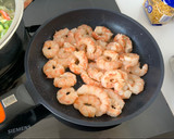 Foto del paso 2 de la receta: Fideuá con gambón, vieiras y calamares