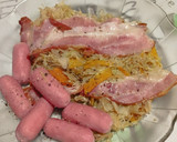 Foto del paso 5 de la receta: Chucrut con zanahoria y manzana verde + salchichas y panceta ahumadas