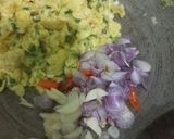 Foto langkah ke 4 dari resep Orak Arik Telur Sawi Putih.