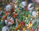 Foto langkah ke 5 dari resep Tumis Sayur Pelangi.