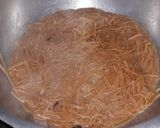 A picture of step 4 of Vermicelli zarda.