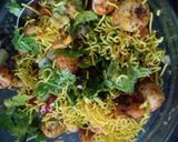 A picture of step 4 of Makhana Bhel.