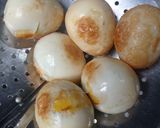 Foto langkah ke 2 dari resep Telur bulat balado.