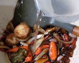 Foto langkah ke 3 dari resep Pindang Salem Kuah Kecap Pedas.