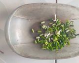 Foto langkah ke 2 dari resep Dadar Telur Bawang Bombay.
