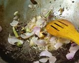 A picture of step 3 of Kadai paneer.