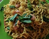 Foto langkah ke 1 dari resep Mie telur sosis sawi.