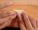 Foto langkah ke 4 dari resep Cemilan termurah, Hanya 3 bahan saja | Lumpia Mini Coklat.