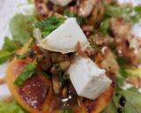 Foto del paso 4 de la receta Ensalada de melocotón 🍑🍑 con queso de cabra 🐐y vinagreta de frutos secos