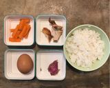 Foto langkah ke 1 dari resep Makanan AnakNasi Goreng Ayam Wortel.