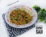 Foto langkah ke 5 dari resep Mie Goreng Cepat Saji.