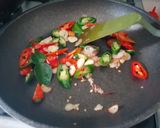 Foto langkah ke 2 dari resep Cumi masak tinta hitam.