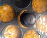 A picture of step 4 of Indomie balls.