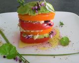 Une image de l'étape 1 de Avocat, tomates et crabe en mille feuilles.