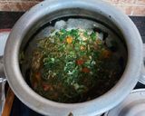 A picture of step 2 of Hari Sabzi wala Saag with Machli ❤.