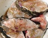 A picture of step 2 of Vietnamese Clay Pot Grouper (Cá Mú Kho Tộ).