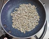 A picture of step 2 of Roasted Red Poha Chiwda.