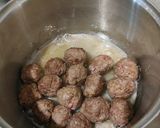 Foto del paso 3 de la receta: Albóndigas de carne picada en salsa de tomate