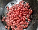A picture of step 2 of Kidney beans soya cheese wrap.