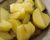 लहसुनिया आलू पालक(lahsuniya aloo palak recipe in hindi) रेसिपी चरण 1 फोटो