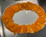 Une image de l'étape 7 de Salade de tomates tricolores aux oignons nouveaux et fromage frais.