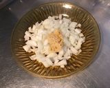 Une image de l'étape 5 de Filets de bar sauce crème à l'oseille et oignon.