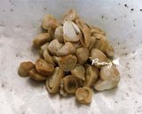 รูปขั้นตอนการทำที่ 3 ของ ผัดเห็ดใบกะเพราใส่ปลากระป๋อง🍄🥫🍃