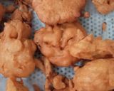 A picture of step 3 of Baisan k pakory😋.