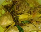 Foto langkah ke 5 dari resep Ayam Bumbu Kuning Pakcoy.