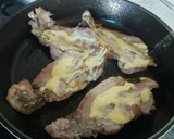 Foto del paso 2 de la receta: Chuletas de cerdo en salsa ranchera