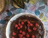 Foto del paso 5 de la receta: Tarta de galletas con chocolate y frambuesas