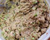 A picture of step 3 of Tuna and Avocado Salad 2.