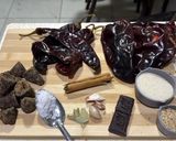 Foto del paso 1 de la receta: Mole para Enchiladas Dulces
