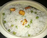 A picture of step 7 of Mutter paneer jeera rice.
