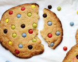 Foto del paso 4 de la receta: Cookies XXL con mantequilla de cacahuete y Lacasitos