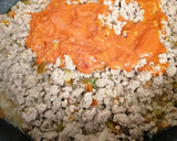 Foto del paso 10 de la receta: Pimientos rellenos de carne y gratinados con salsa de puerro