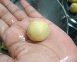 Foto langkah ke 4 dari resep Gulab Jamun (manisan susu india).