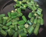 A picture of step 1 of Dahi Masala Bhindi (Okra in Spicy Yogurt Sauce).