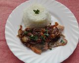Foto del paso 3 de la receta: Salmón con salteado de cebolla