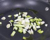 A picture of step 1 of Wild mushroom omelette with cilantro.