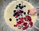 A picture of step 4 of Berry Muffins / Raspberry Blueberry.