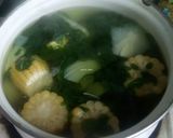 Foto langkah ke 3 dari resep Sayur bening kunci (kelor, jagung dan labu siam).