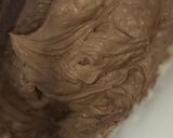 Foto del paso 9 de la receta: Bizcocho de limón y vainilla, buttercream y cobertura de chocolate