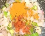 A picture of step 4 of Chilli parotaa.