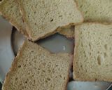 A picture of step 4 of Bread cheesy pav bhaji toast.