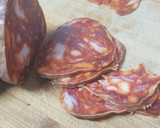 Foto del paso 3 de la receta: Morcón ibérico con altramuces al ajillo