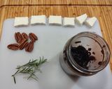 Foto del passaggio 2 della ricetta Patata Dolce con Brie e Cipolla Caramellata 🍠🧅🧀